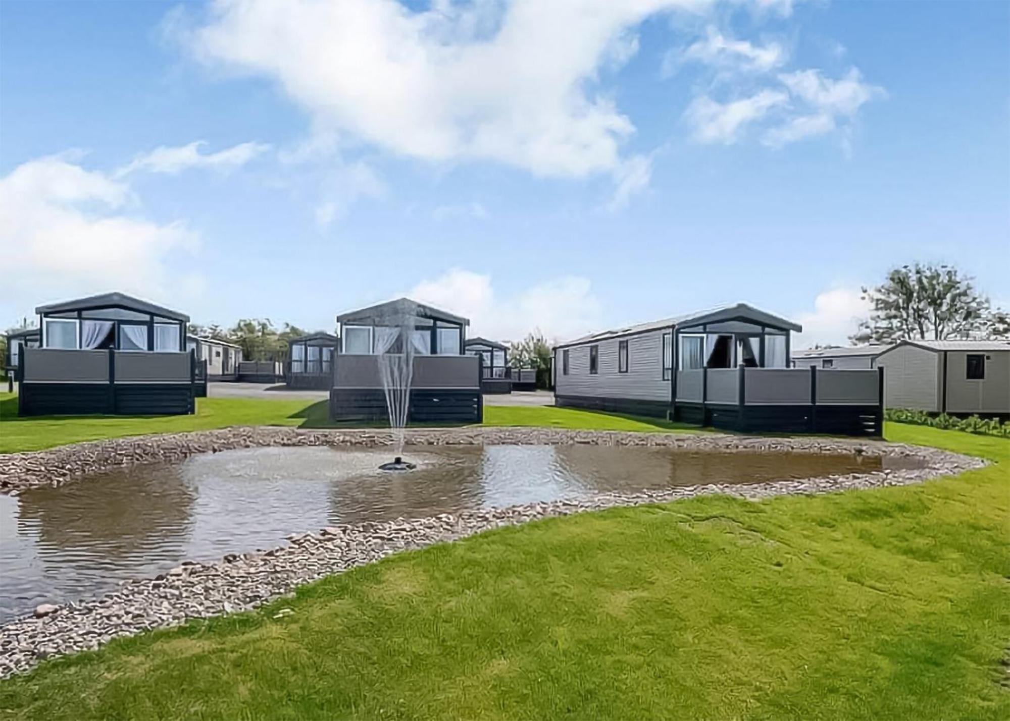 Green Meadows Country Park Hotel Harker Exterior photo