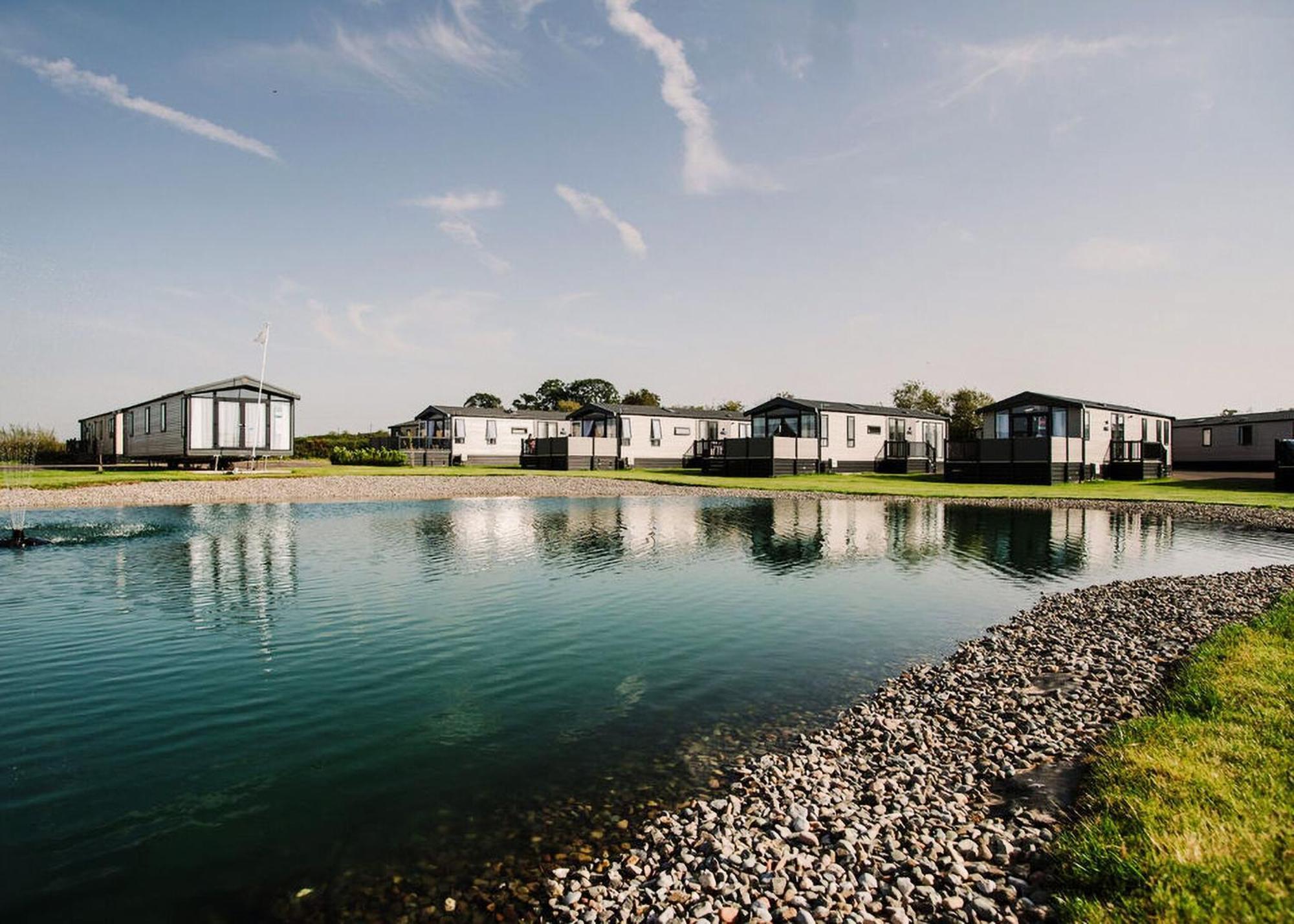 Green Meadows Country Park Hotel Harker Exterior photo